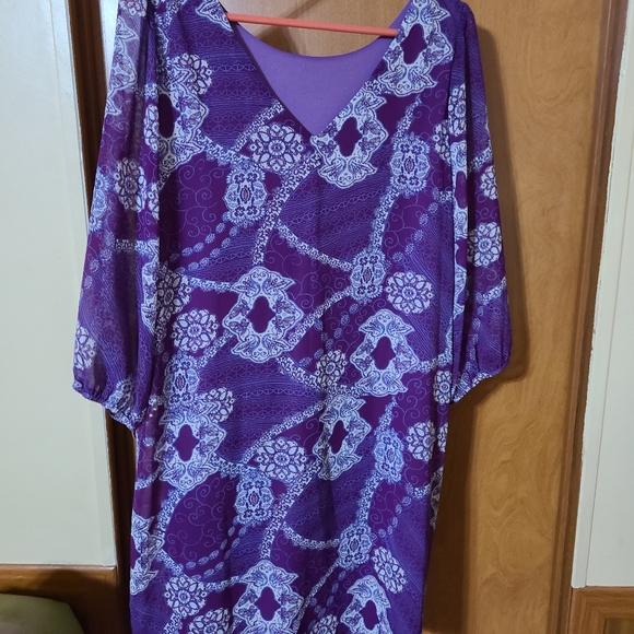 Ladies Dress - Picture 2 of 2